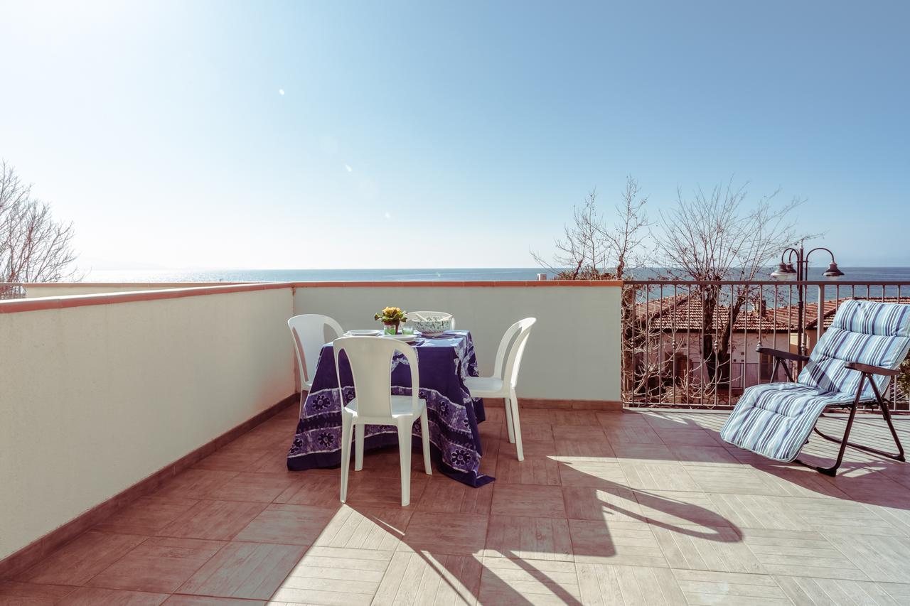 Le Terrazze Villa Фолоника Екстериор снимка