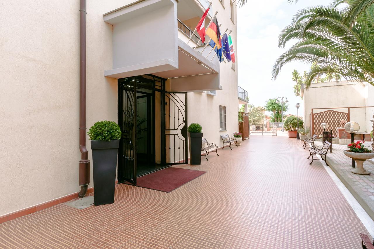 Le Terrazze Villa Фолоника Екстериор снимка