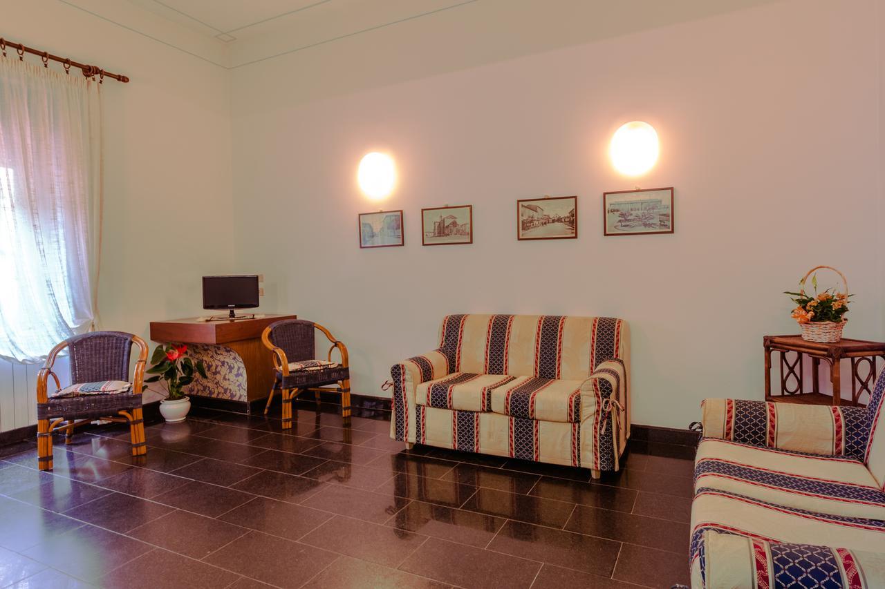 Le Terrazze Villa Фолоника Екстериор снимка